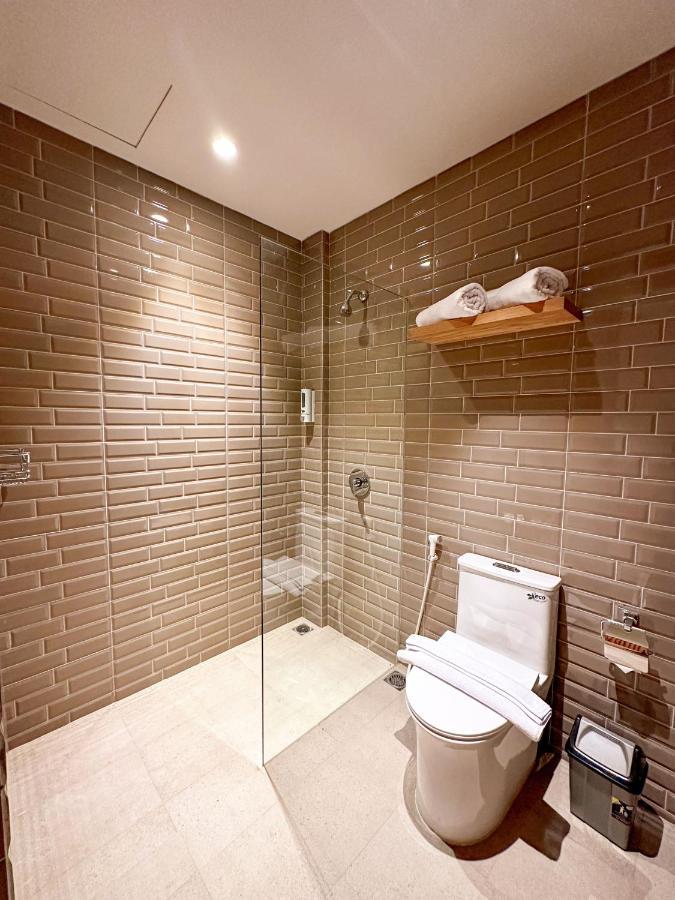 Lugano Arte Homestay Jakarta Buitenkant foto