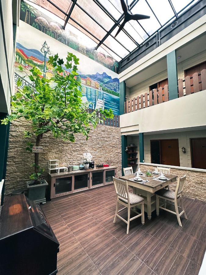 Lugano Arte Homestay Jakarta Buitenkant foto