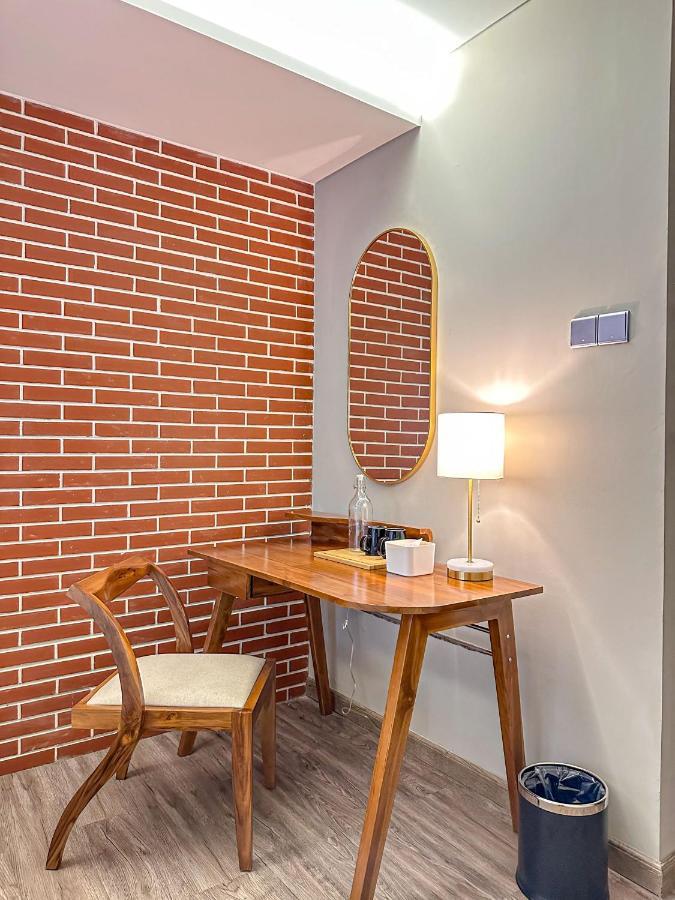 Lugano Arte Homestay Jakarta Buitenkant foto