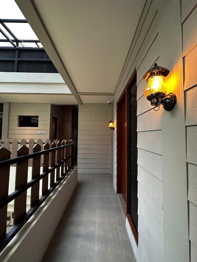 Lugano Arte Homestay Jakarta Buitenkant foto