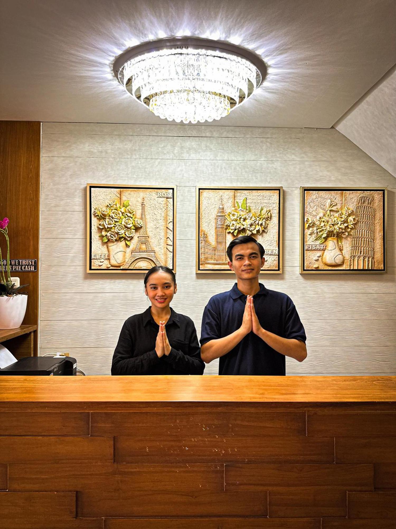 Lugano Arte Homestay Jakarta Buitenkant foto