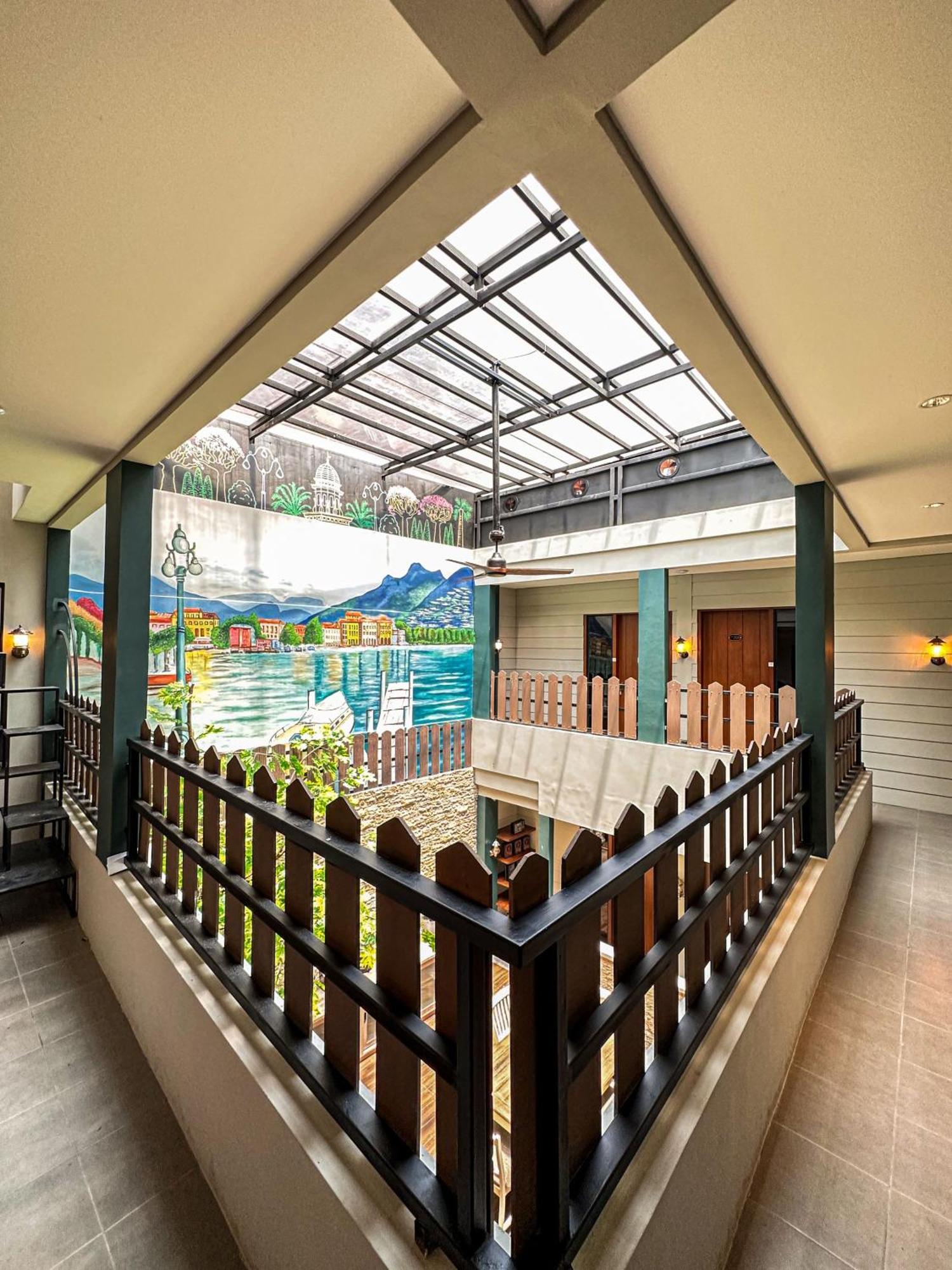 Lugano Arte Homestay Jakarta Buitenkant foto