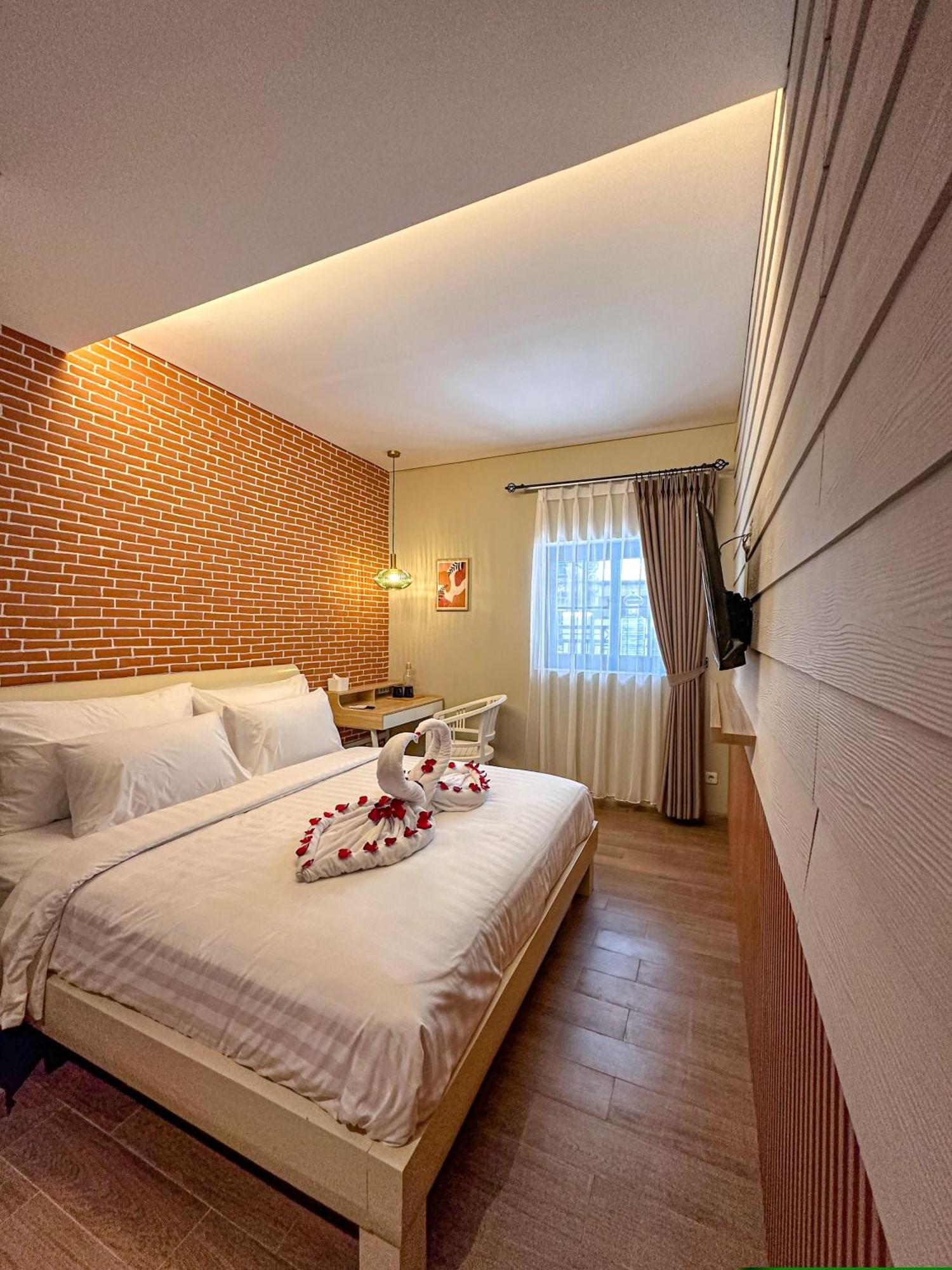 Lugano Arte Homestay Jakarta Buitenkant foto
